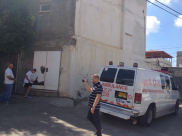 بالصور: إصابة طفيفة لطفل سقط من علو في مدينة اللد 